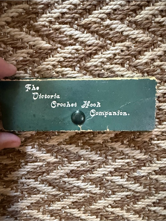 Vintage Other - Vintage set of Crochet Hooks Victoria
